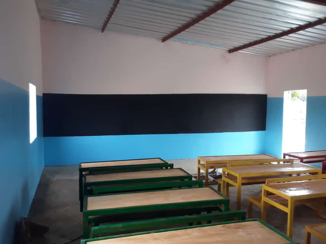 Ristrutturazione scuola Simbandi by Balouo Salo 